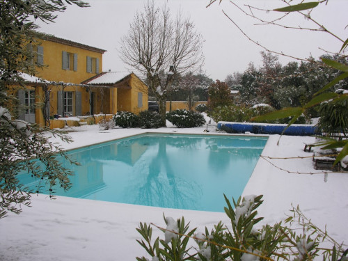 Installation-Piscine-D-Vaugines-Hiver-Niege